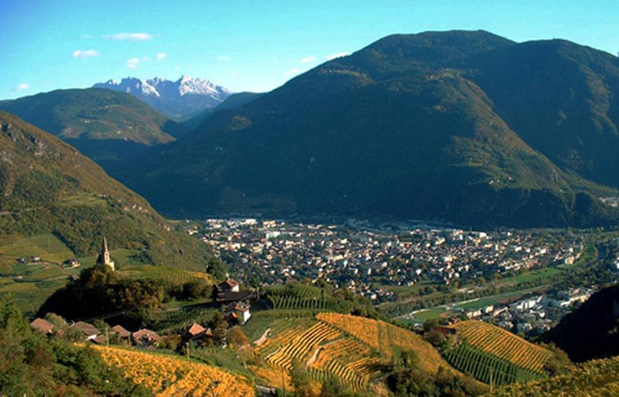 Tollhof Vila Bolzano Exterior foto